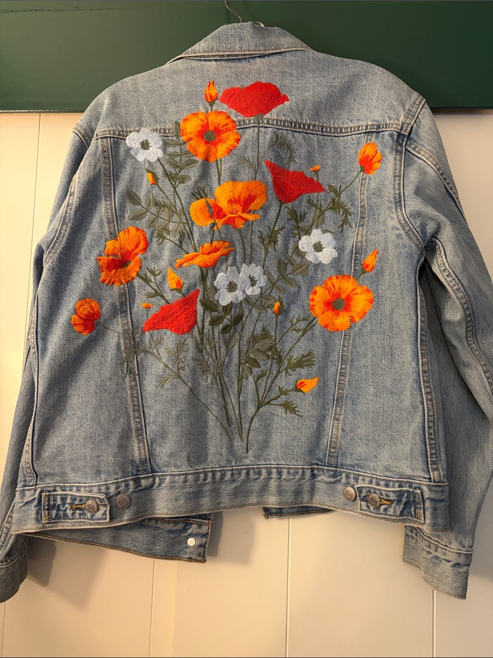 Embroidered Floral Classic Levi’s Denim Jacket - Orange Poppy NWOT M